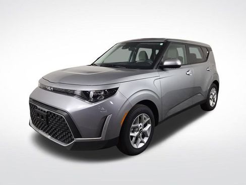 Certified 2025 Kia Soul LX w/ LX Technology Package FWD image 2