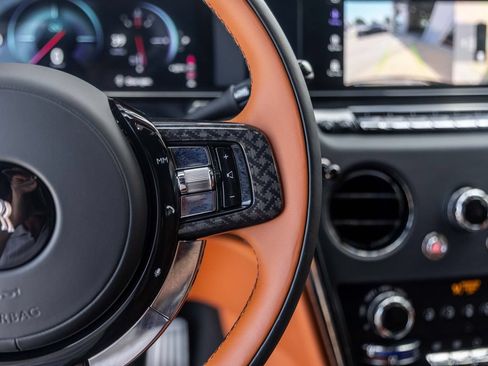 Certified 2025 Rolls-Royce Cullinan Black Badge w/ Leather Finishing Pack AWD/4WD image 24