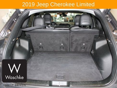 Used 2019 Jeep Cherokee Limited AWD/4WD image 18