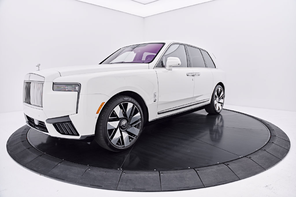Used 2025 Rolls-Royce Cullinan AWD/4WD image 10