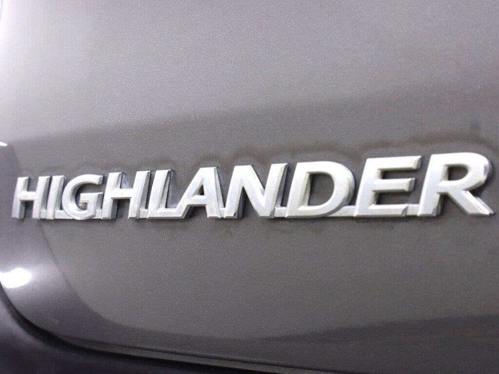 Used 2016 Toyota Highlander LE FWD image 30