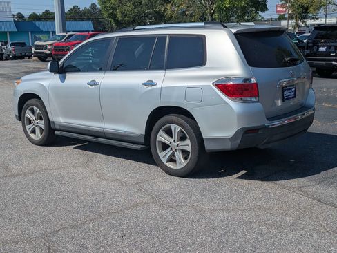Used 2012 Toyota Highlander Limited w/ Tow Pkg FWD image 6
