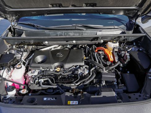 Certified 2024 Toyota RAV4 XLE w/ Convenience Package image 15