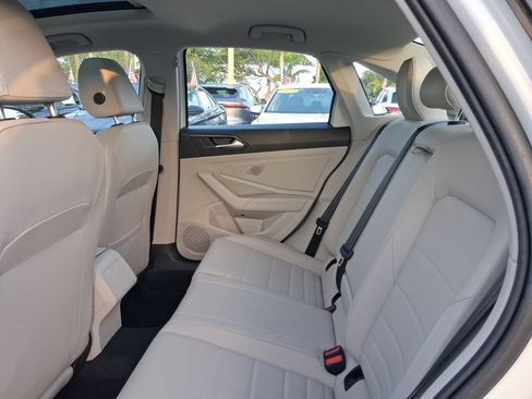 Used 2023 Volkswagen Jetta SE FWD image 8
