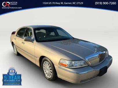 Used 2003 Lincoln Town Car Executive