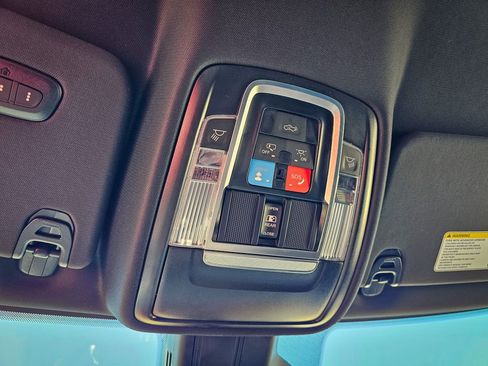 New 2026 RAM 1500 4x4 Crew Cab image 32