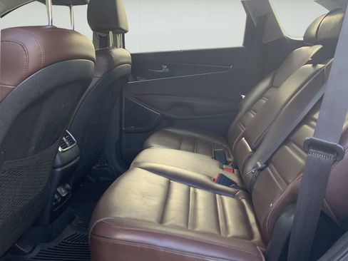 Used 2019 Kia Sorento SX w/ SX Touring Package FWD image 16