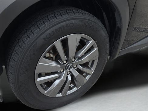 Used 2025 Nissan Pathfinder SV FWD image 28