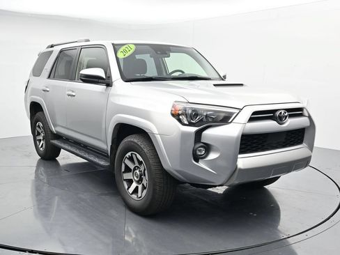 Used 2021 Toyota 4Runner TRD Off-Road AWD/4WD image 2