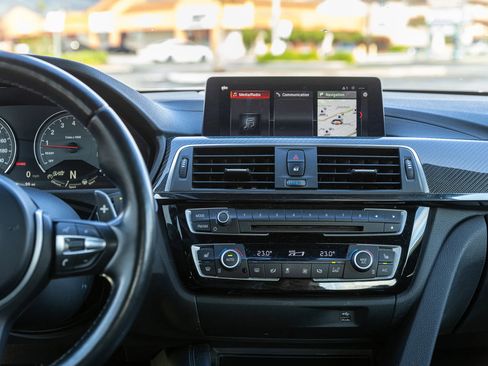 Used 2019 BMW M4 Coupe w/ Competition Package image 30