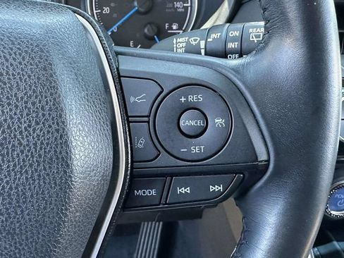 Used 2022 Toyota Venza LE AWD/4WD image 9