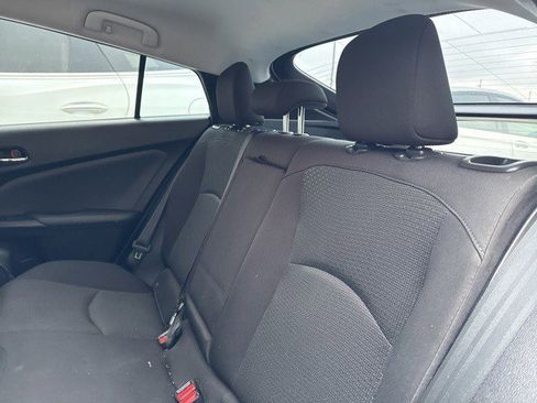 Used 2022 Toyota Prius LE image 10