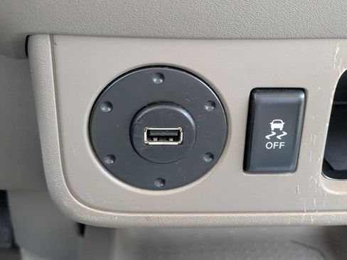 Used 2012 Nissan Frontier SV w/ SV Premium Utility Pkg RWD image 23