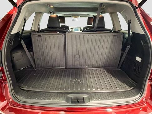 Certified 2019 Toyota Highlander SE w/ Carpet Mat Package (TMS) AWD/4WD image 22