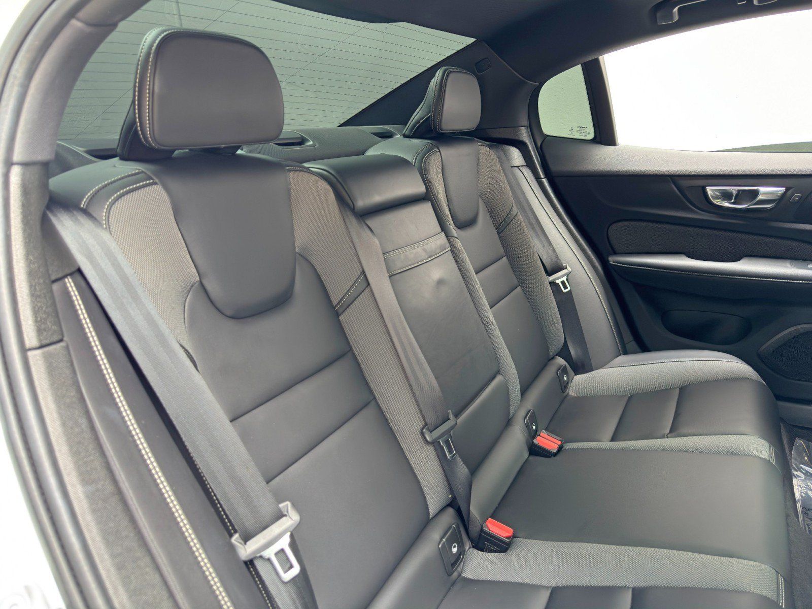 Used 2022 Volvo S60 B5 R-Design w/ Climate Package FWD image 36