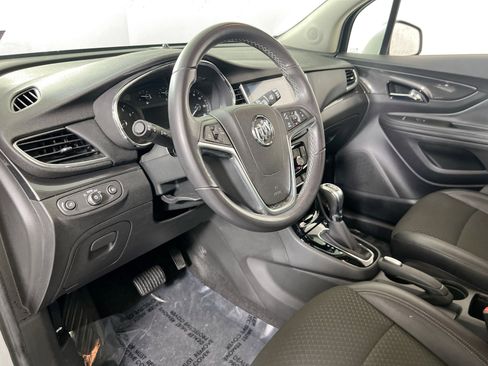 Used 2018 Buick Encore Sport Touring FWD image 9