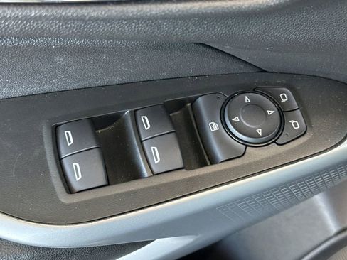 Used 2025 Chevrolet Trax LS FWD image 18