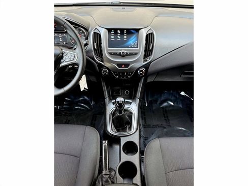 Used 2017 Chevrolet Cruze LT image 26