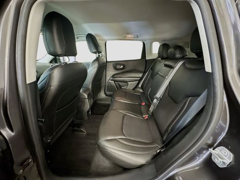Used 2018 Jeep Compass Latitude w/ Popular Equipment Group AWD/4WD image 28