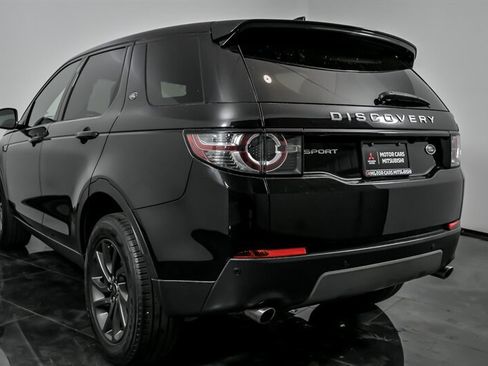 Used 2018 Land Rover Discovery Sport SE image 8