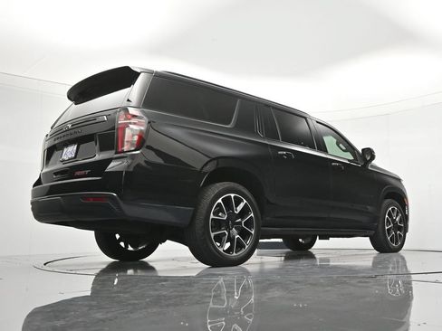 Used 2022 Chevrolet Suburban RST w/ Luxury Package RWD image 45