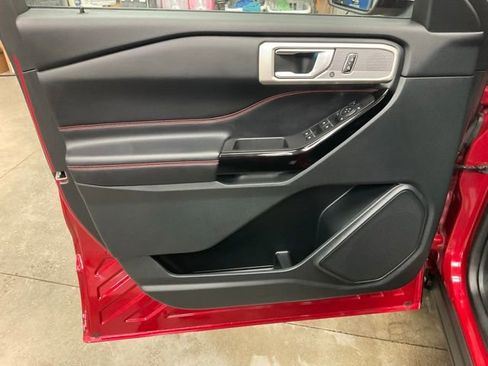 Used 2023 Ford Explorer ST-Line w/ Class IV Trailer Tow Package image 5