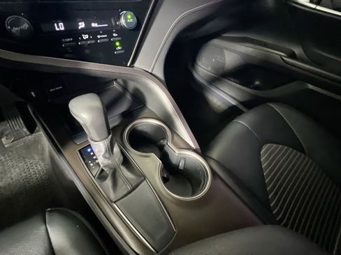 Used 2021 Toyota Camry SE w/ Convenience Package image 26