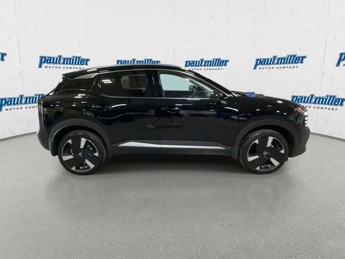 Used 2025 Nissan Kicks SR AWD/4WD image 12