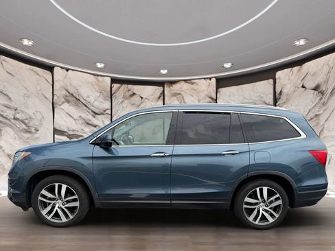 Used 2017 Honda Pilot Touring image 5