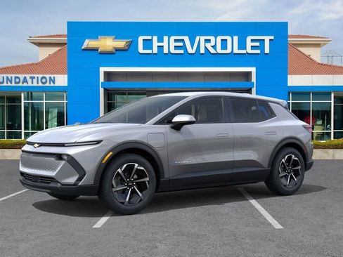 New 2026 Chevrolet Equinox EV LT image 2