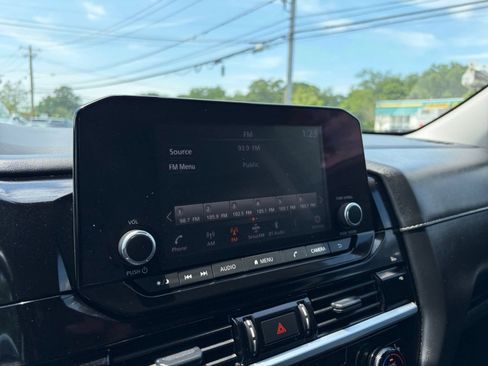 Used 2025 Nissan Pathfinder SV FWD image 20