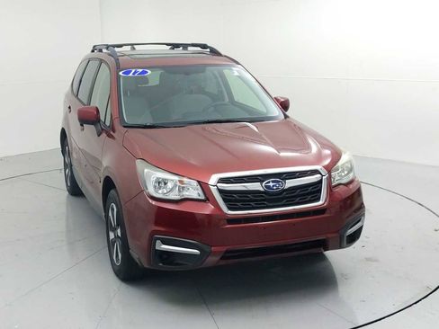 Used 2017 Subaru Forester 2.5i Premium w/ Popular Package #2A image 2