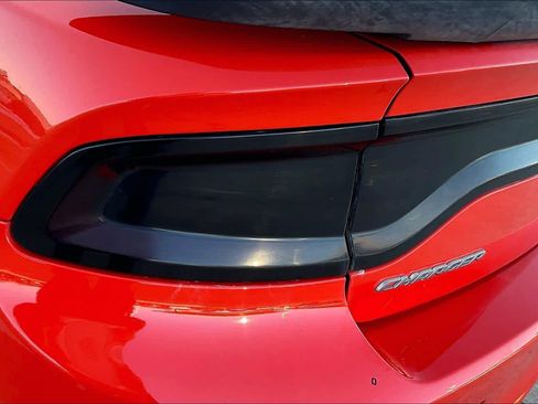Used 2019 Dodge Charger SXT image 28