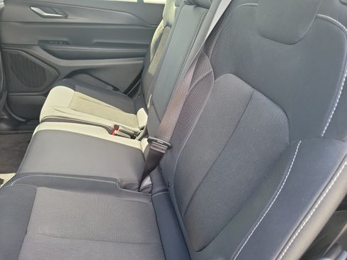 Used 2024 Jeep Grand Cherokee L Laredo w/ Luxury Tech Group I RWD image 11