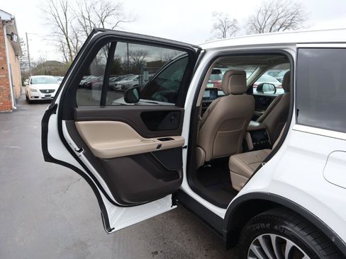 Used 2020 Lincoln Aviator Reserve w/ Elements Package Plus AWD/4WD image 18