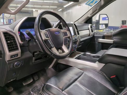 Used 2021 Ford F350 Lariat image 19
