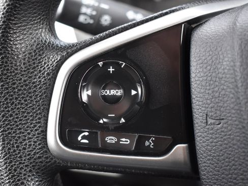 Used 2019 Honda CR-V LX image 6