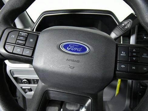Used 2021 Ford F150 XLT AWD/4WD image 2