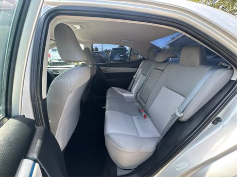 Used 2015 Toyota Corolla LE FWD image 11