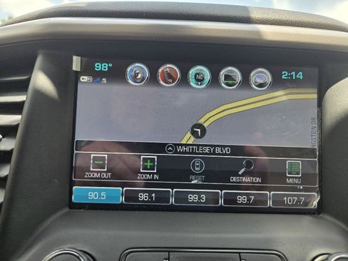 Used 2019 GMC Acadia Denali w/ Technology Package FWD image 32
