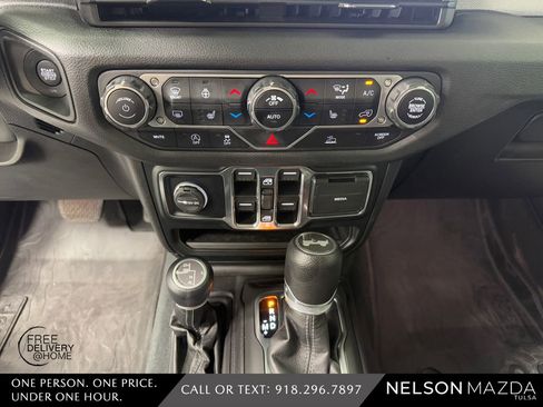 Used 2024 Jeep Wrangler Unlimited Sport AWD/4WD image 28