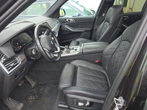 Used 2023 BMW X5 xDrive40i w/ Premium Package image 2