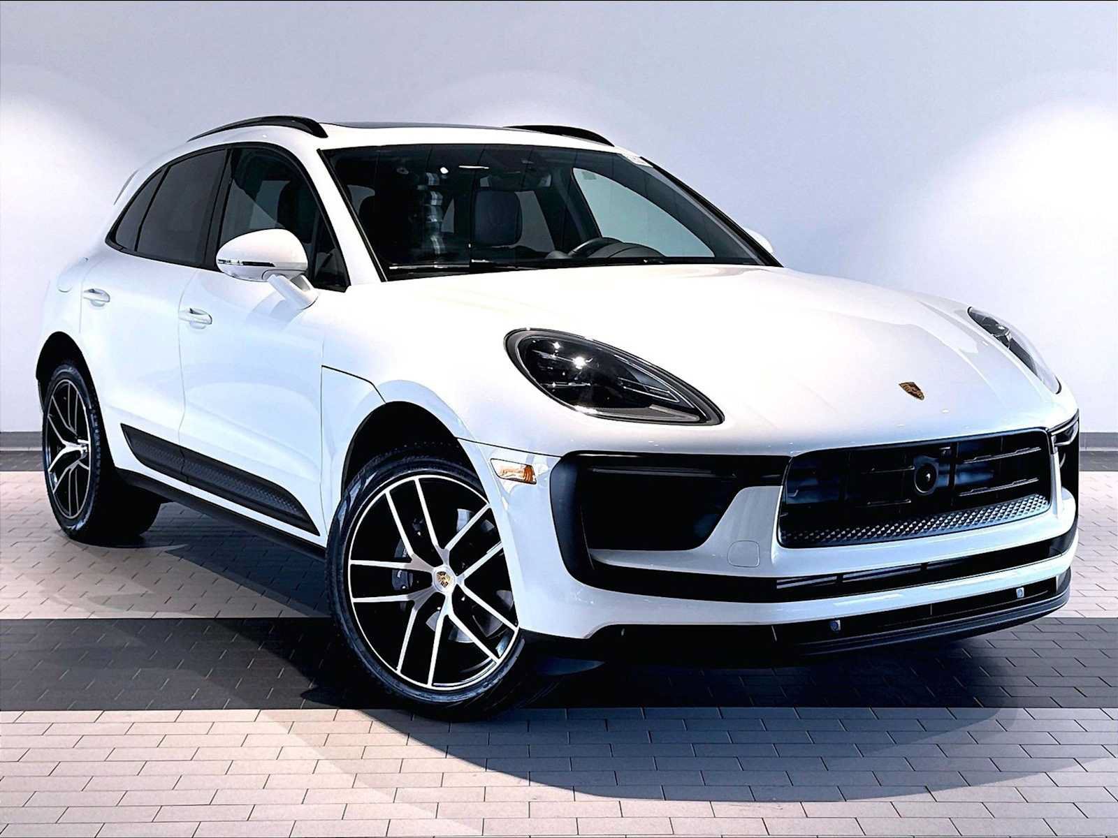 Used 2026 Porsche Macan AWD/4WD image 12