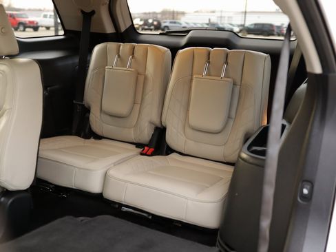 Used 2017 Ford Explorer Platinum image 31