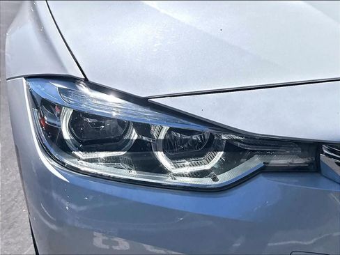 Used 2018 BMW 330i Sedan w/ Convenience Package RWD image 30