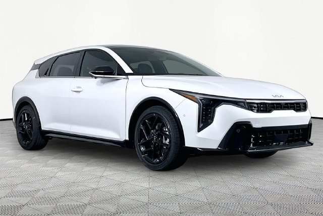 New 2027 Kia K4 GT-Line Turbo FWD image 3