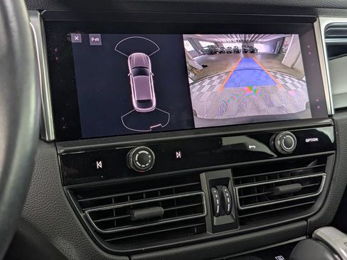 Certified 2023 Porsche Macan S AWD/4WD image 29