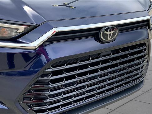 Used 2024 Toyota Grand Highlander AWD image 32