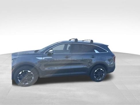 Used 2024 Kia Sorento S w/ Panoramic Sunroof Package AWD/4WD image 3