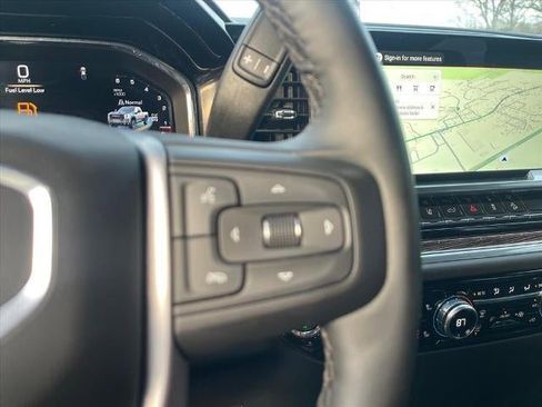 Used 2025 GMC Sierra 2500 SLE image 11